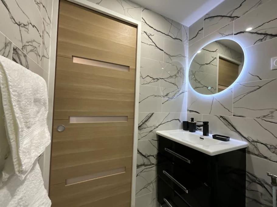 Ks Paris Studio Appart Near Station Gare Du Nord And Gare De L Est Exterior photo